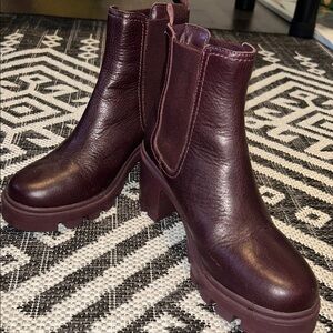 SPLENDID the Marion chunky heel Chelsea boot
Size 7.5 
 Burgundy 
NWOT